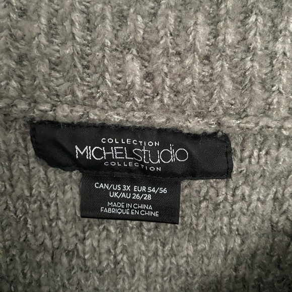 Woman’s Sweater - Picture 3 of 3